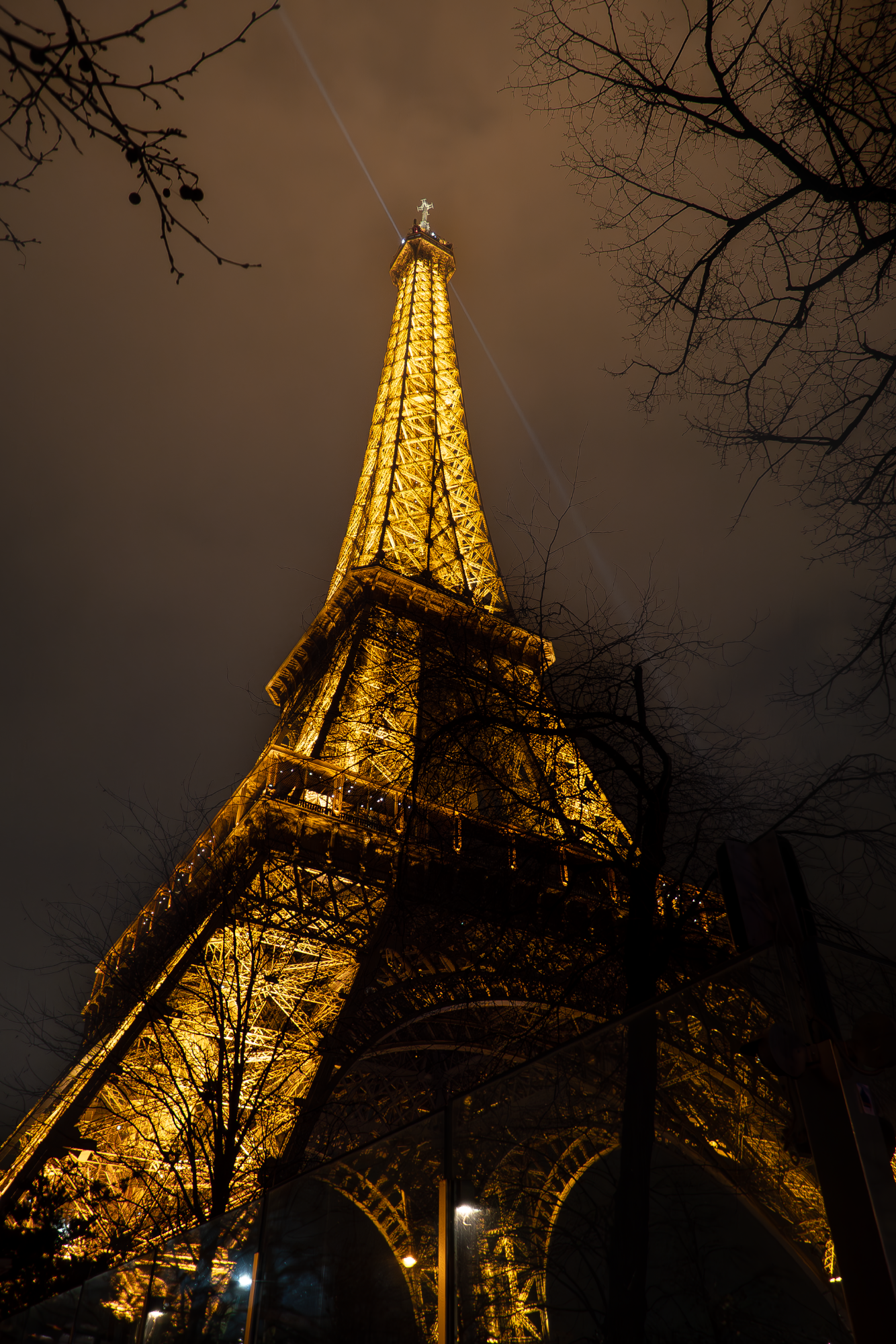 Under Eiffel Tower - Foto de Juan Enrique Barros